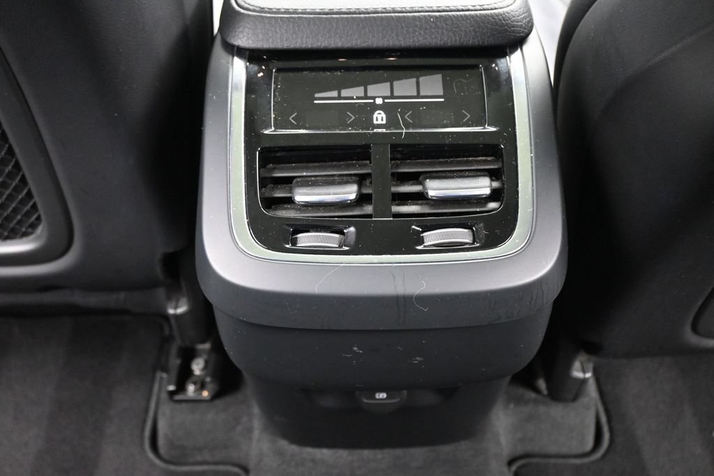 Used 2021 Volvo XC90 T5 Momentum w/ Protection Package Premier AWD/4WD image 23