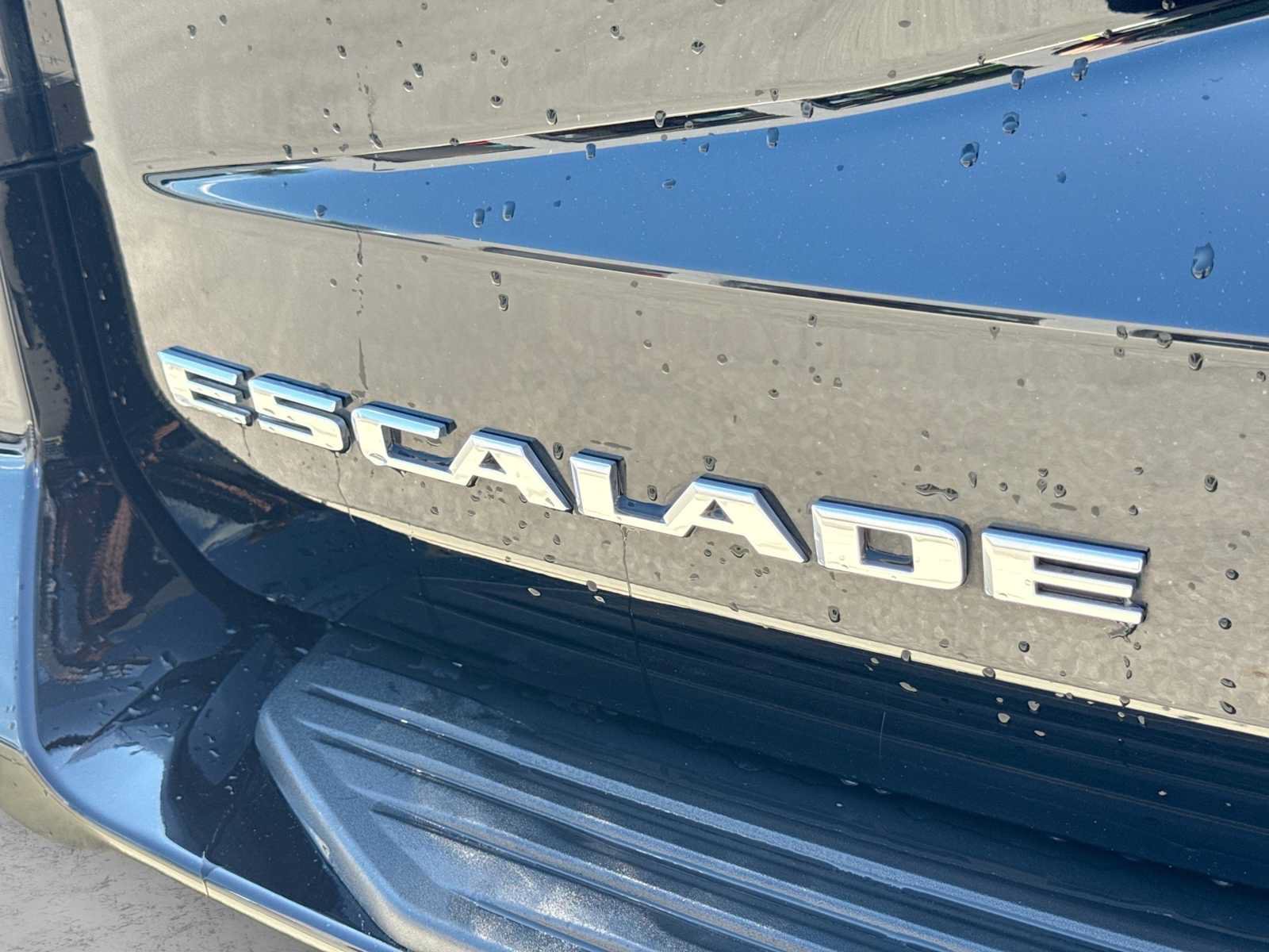 Used 2023 Cadillac Escalade ESV Premium Luxury AWD/4WD image 12