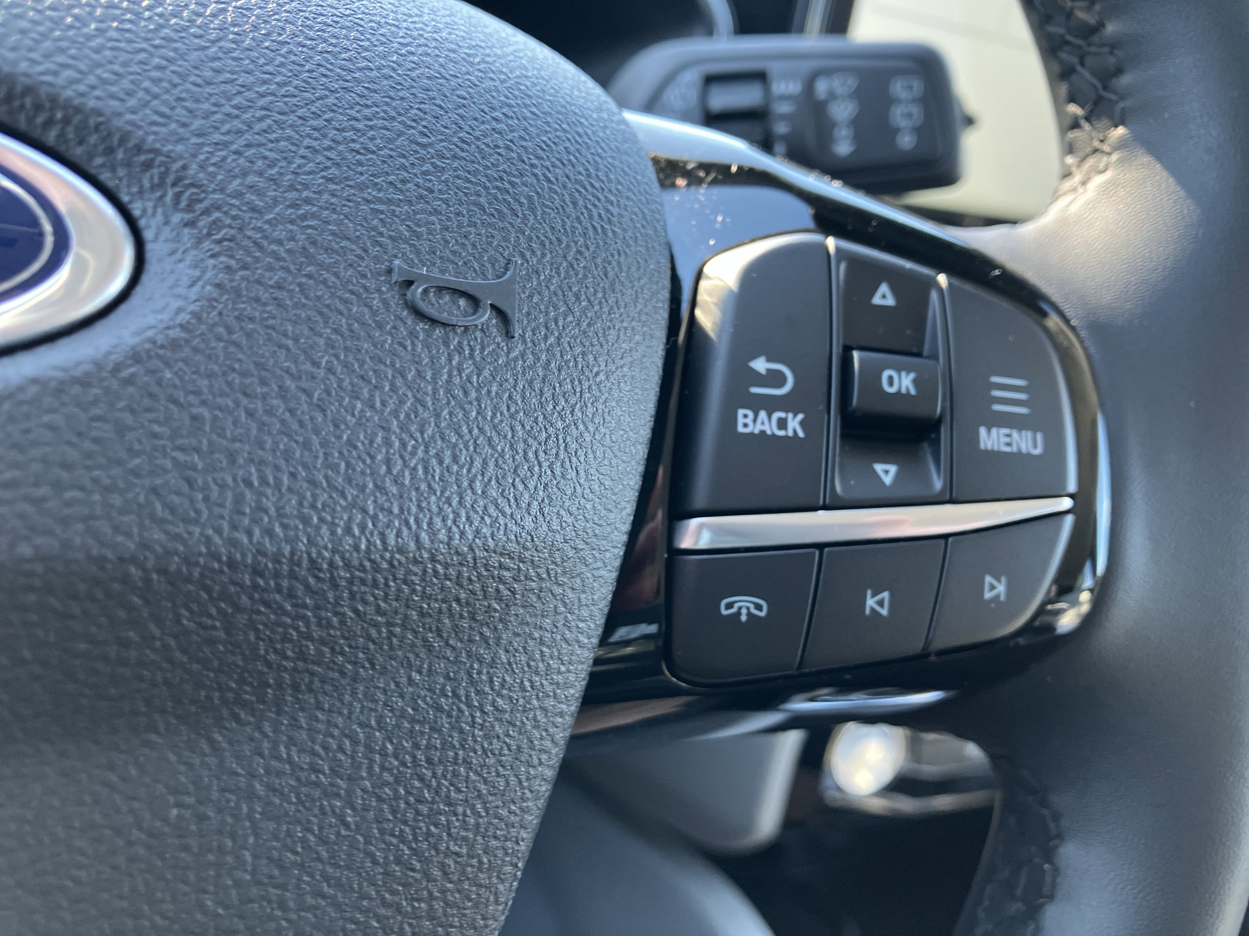 Certified 2024 Ford Escape Platinum image 35