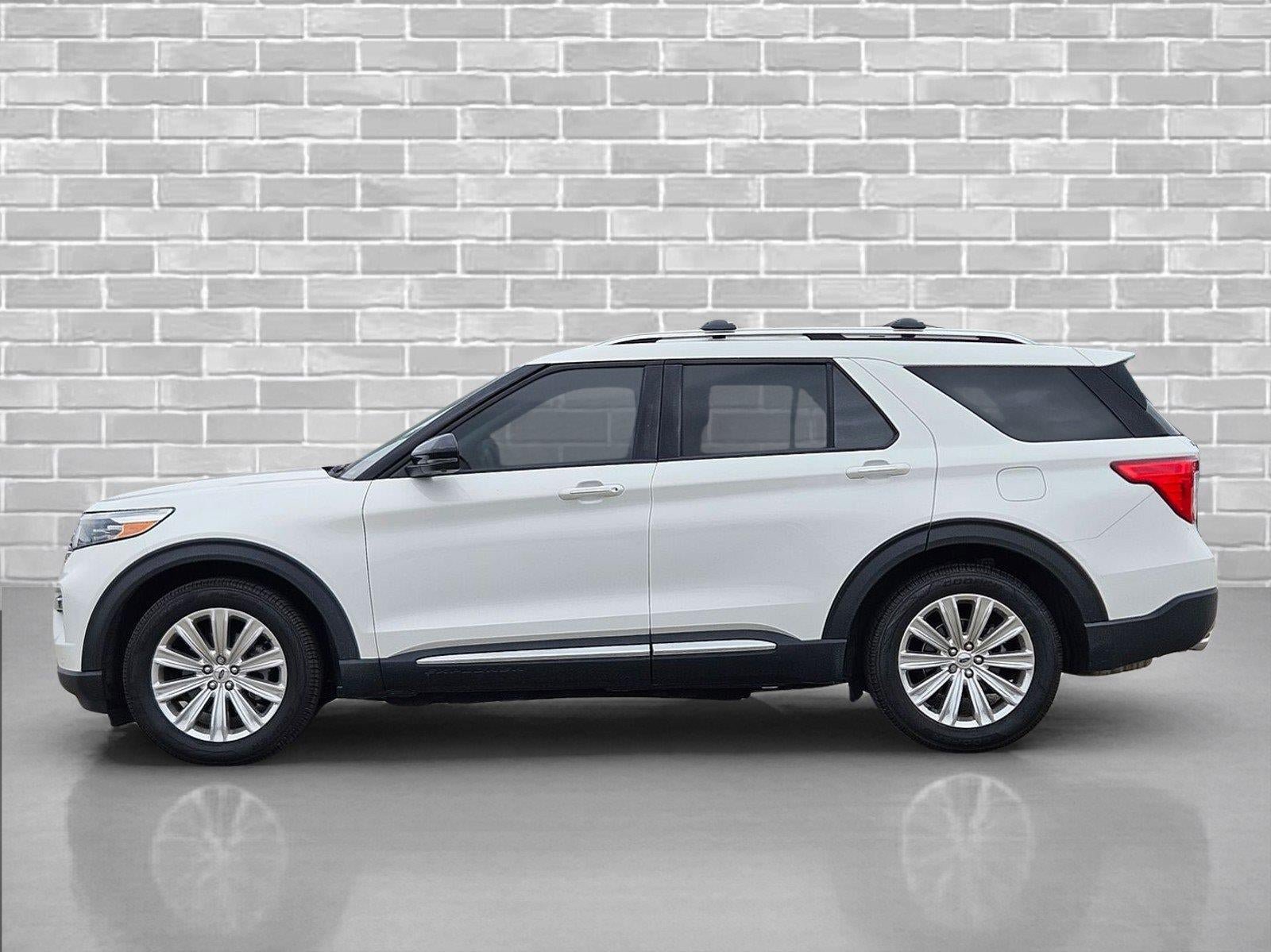 Certified 2022 Ford Explorer Limited w/ Equipment Group 301A RWD image 8