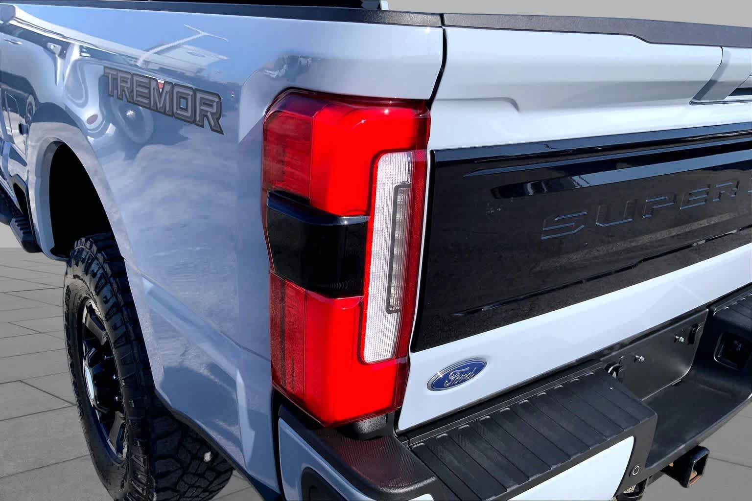 Certified 2025 Ford F250 Platinum w/ Tremor Off-Road Package AWD/4WD image 26