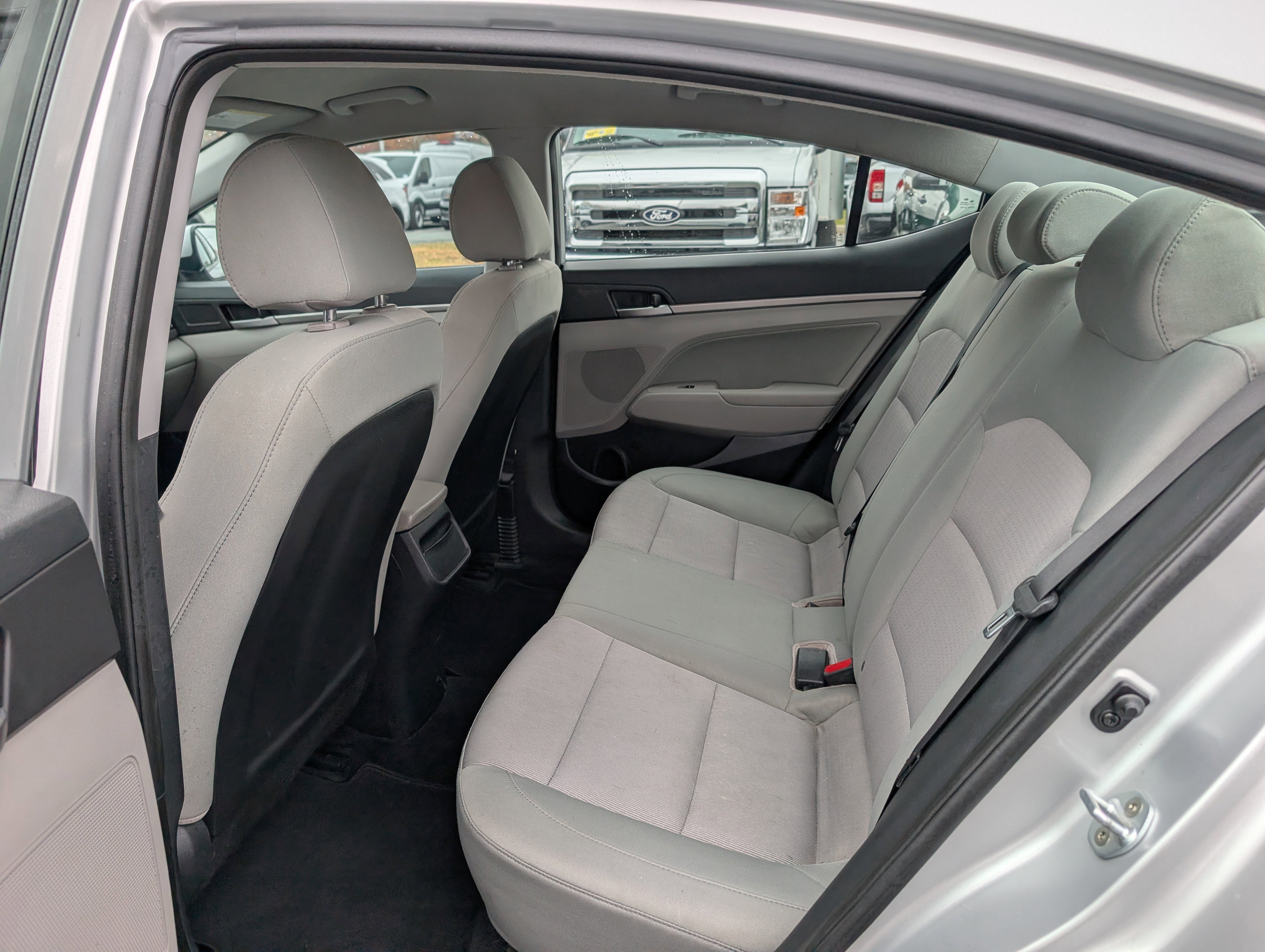 Used 2017 Hyundai Elantra SE image 13