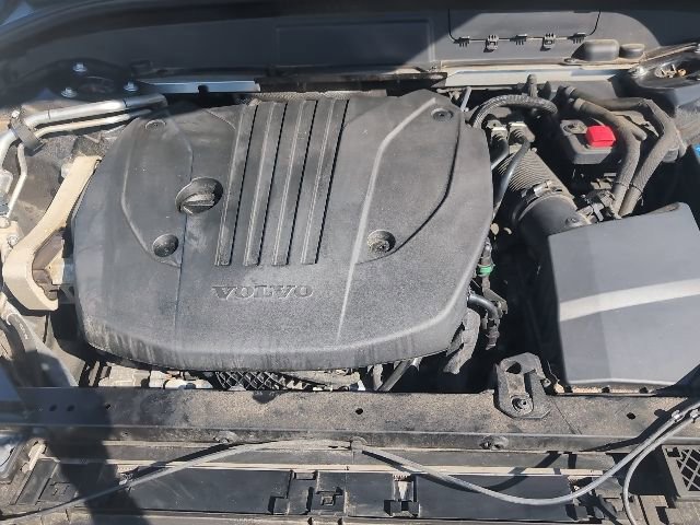 Used 2023 Volvo XC60 B5 Plus image 32