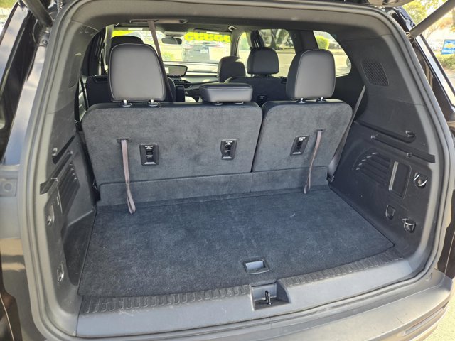 Used 2025 Buick Enclave Preferred FWD image 27