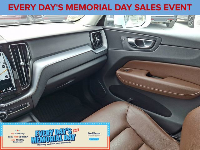 Used 2018 Volvo XC60 T6 Momentum w/ Advanced Package AWD/4WD image 16
