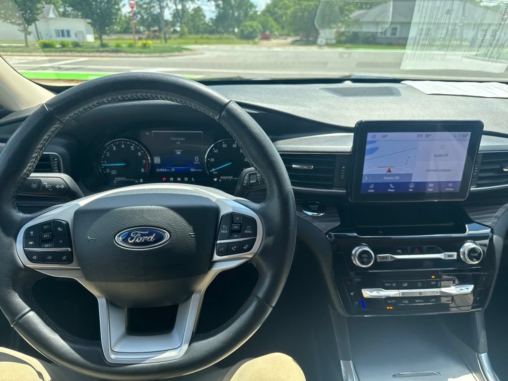 Certified 2023 Ford Explorer Limited w/ Equipment Group 301A AWD/4WD image 5