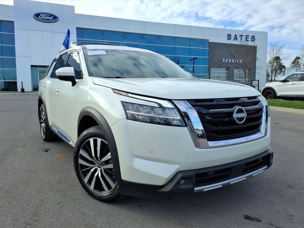 Used 2023 Nissan Pathfinder Platinum image 7