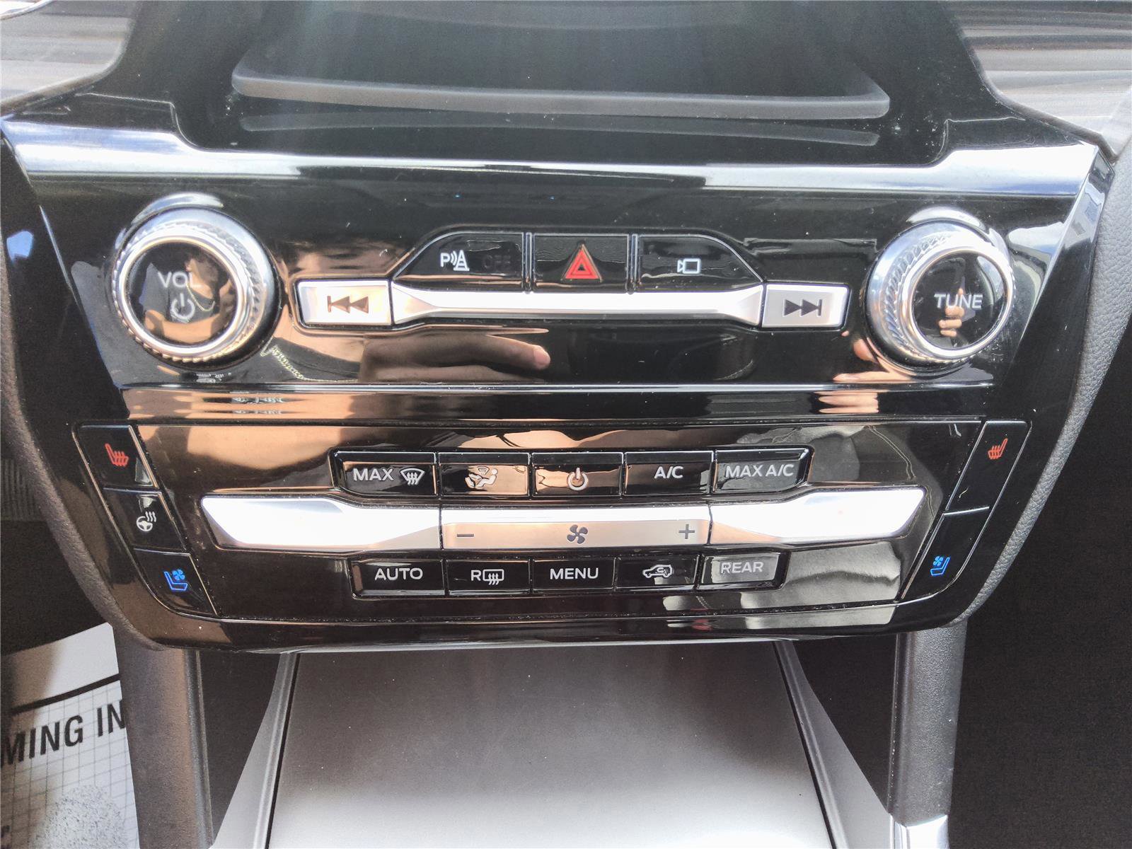 Certified 2021 Ford Explorer Limited AWD/4WD image 18