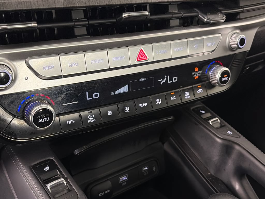 Used 2023 Kia Telluride EX w/ EX Captain's Chair Package AWD/4WD image 21
