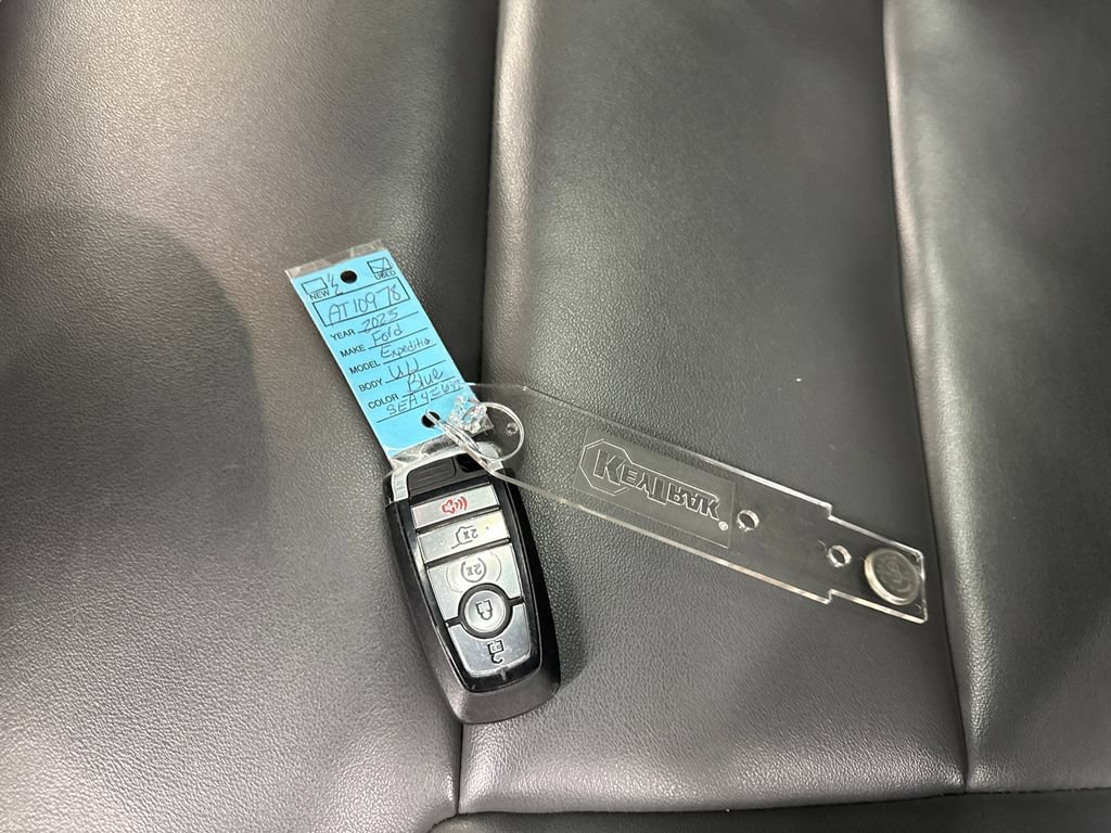 Certified 2025 Ford Expedition Active AWD/4WD image 34