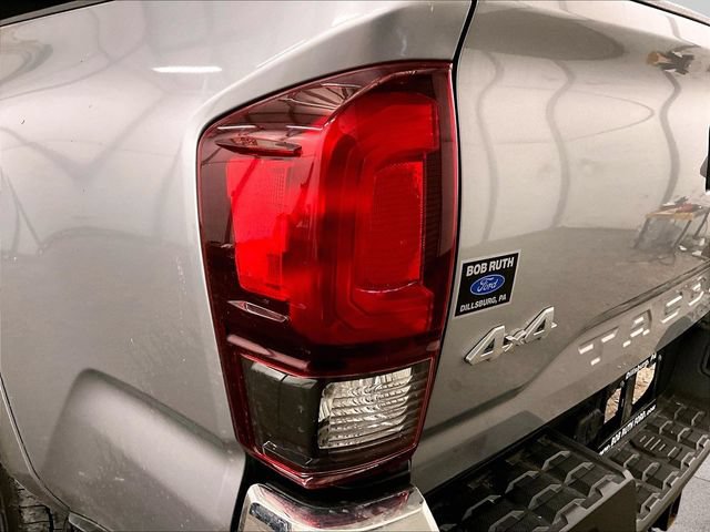 Used 2021 Toyota Tacoma SR5 AWD/4WD image 28