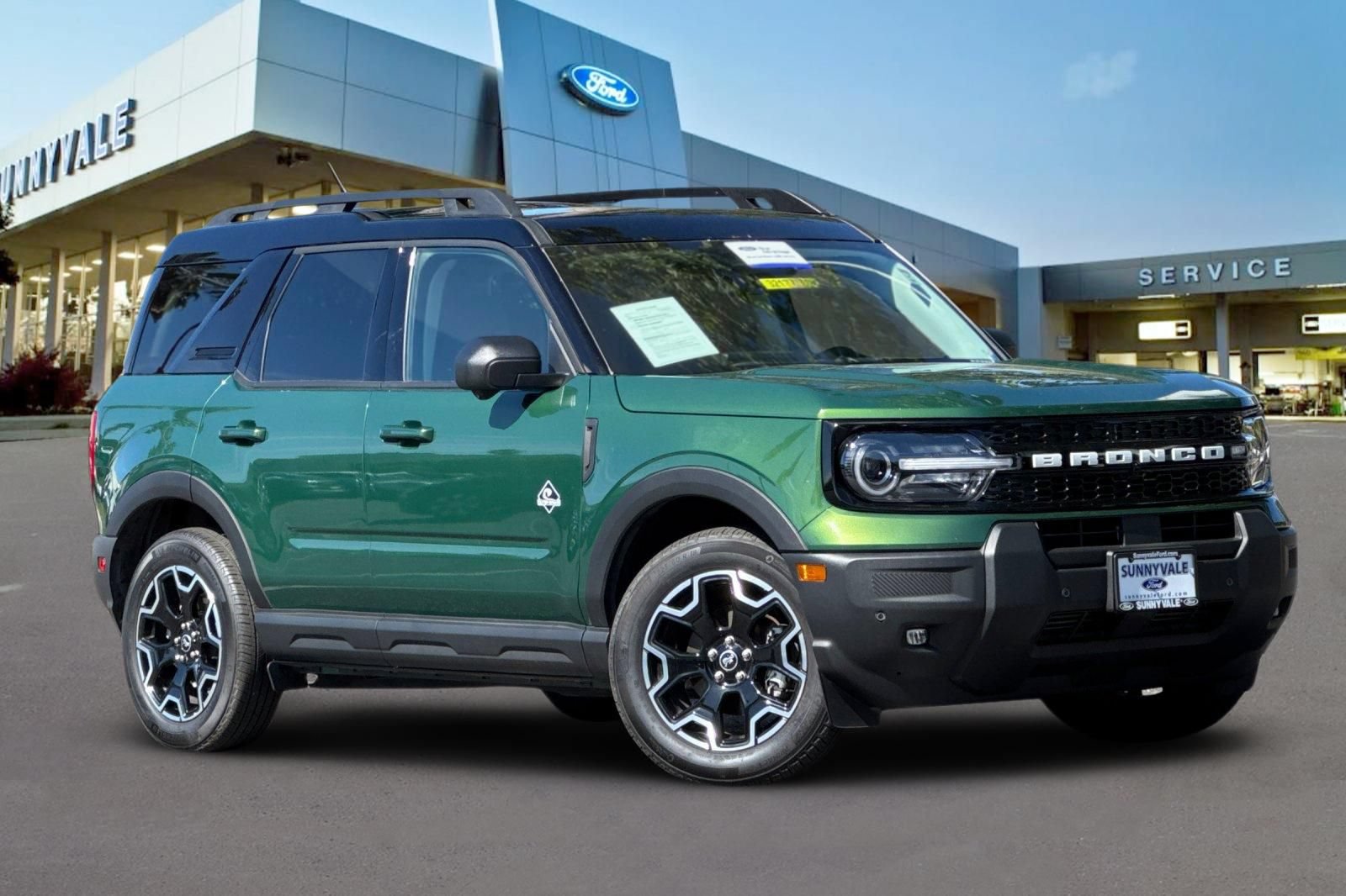 Certified 2025 Ford Bronco Sport Outer Banks w/ Outer Banks Tech Package+ AWD/4WD image 2
