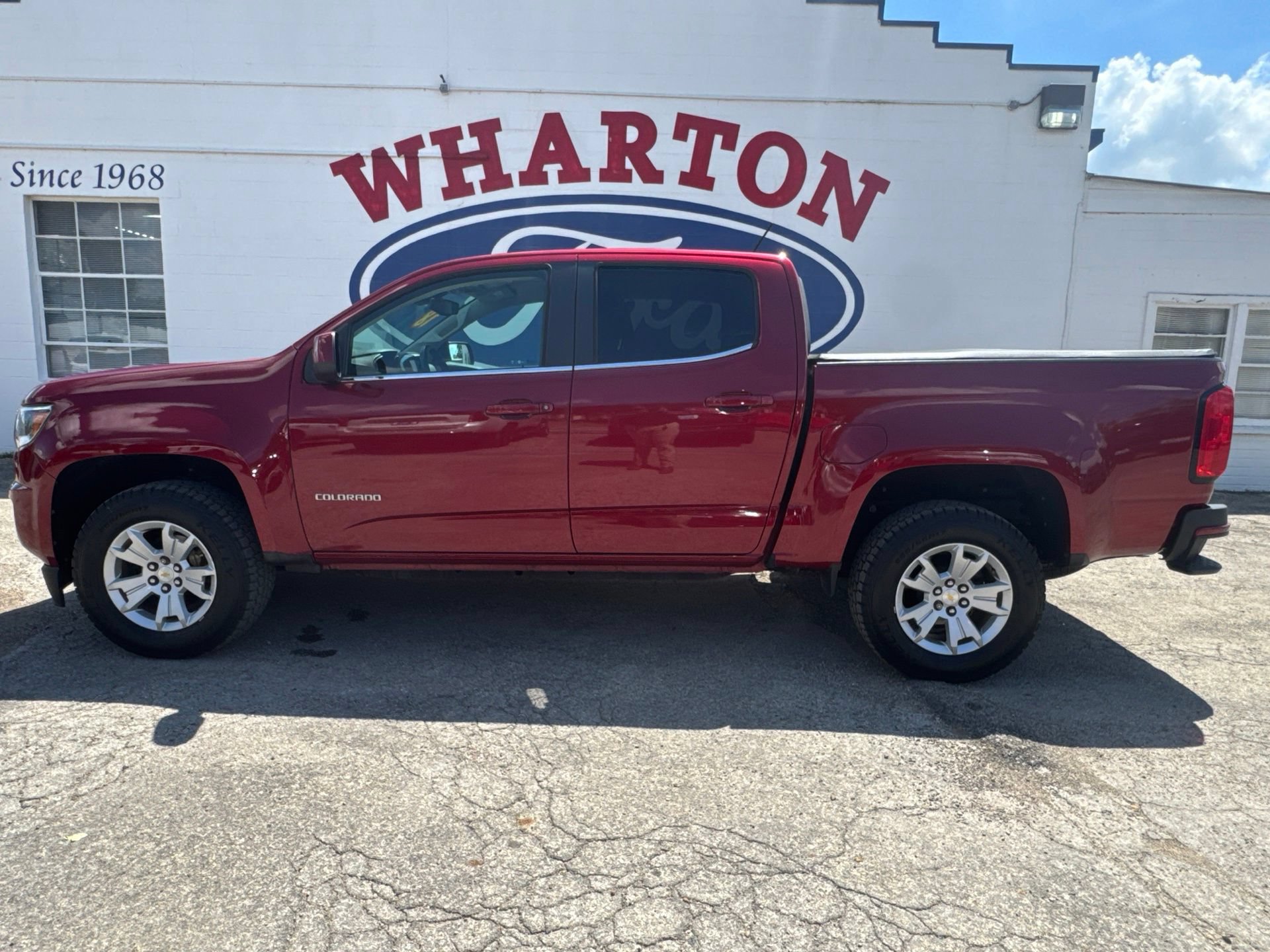 Used 2018 Chevrolet Colorado LT w/ LT Convenience Package RWD image 3