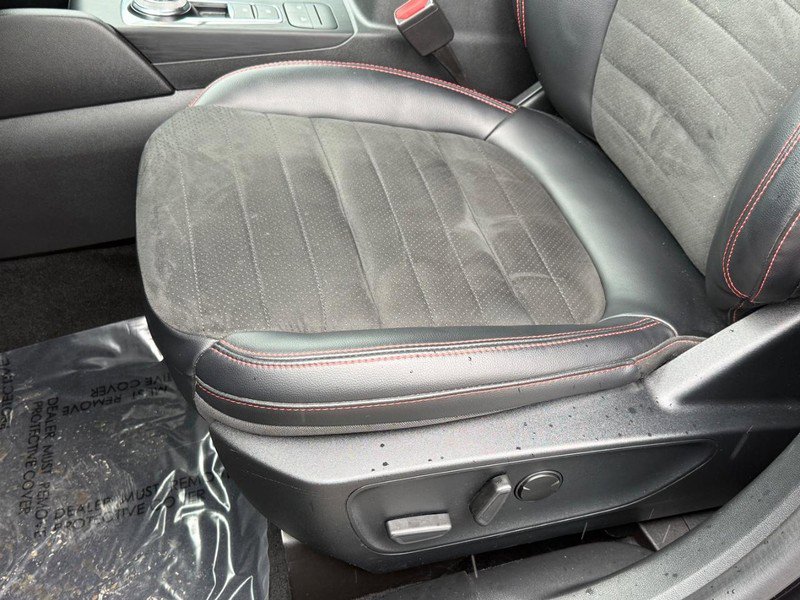 Certified 2021 Ford Escape SEL w/ SEL Stealth AWD Package image 27