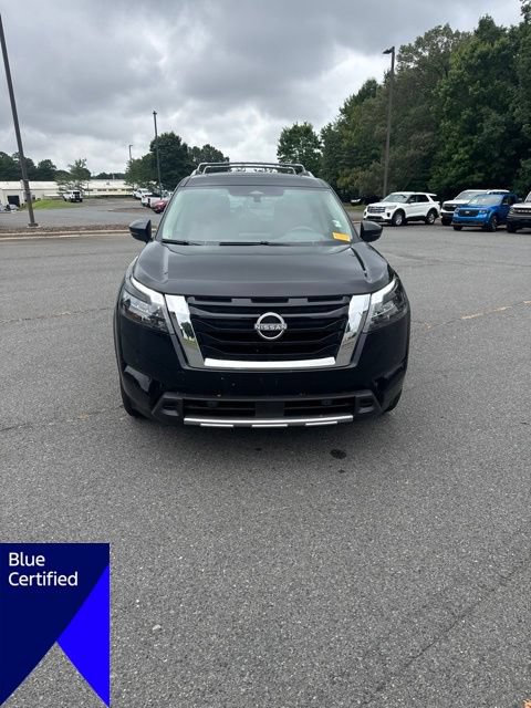 Used 2025 Nissan Pathfinder Platinum w/ Cargo Package FWD image 9