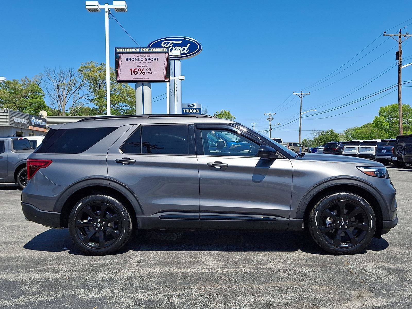Certified 2022 Ford Explorer ST-Line w/ Class IV Trailer Tow Package AWD/4WD image 7