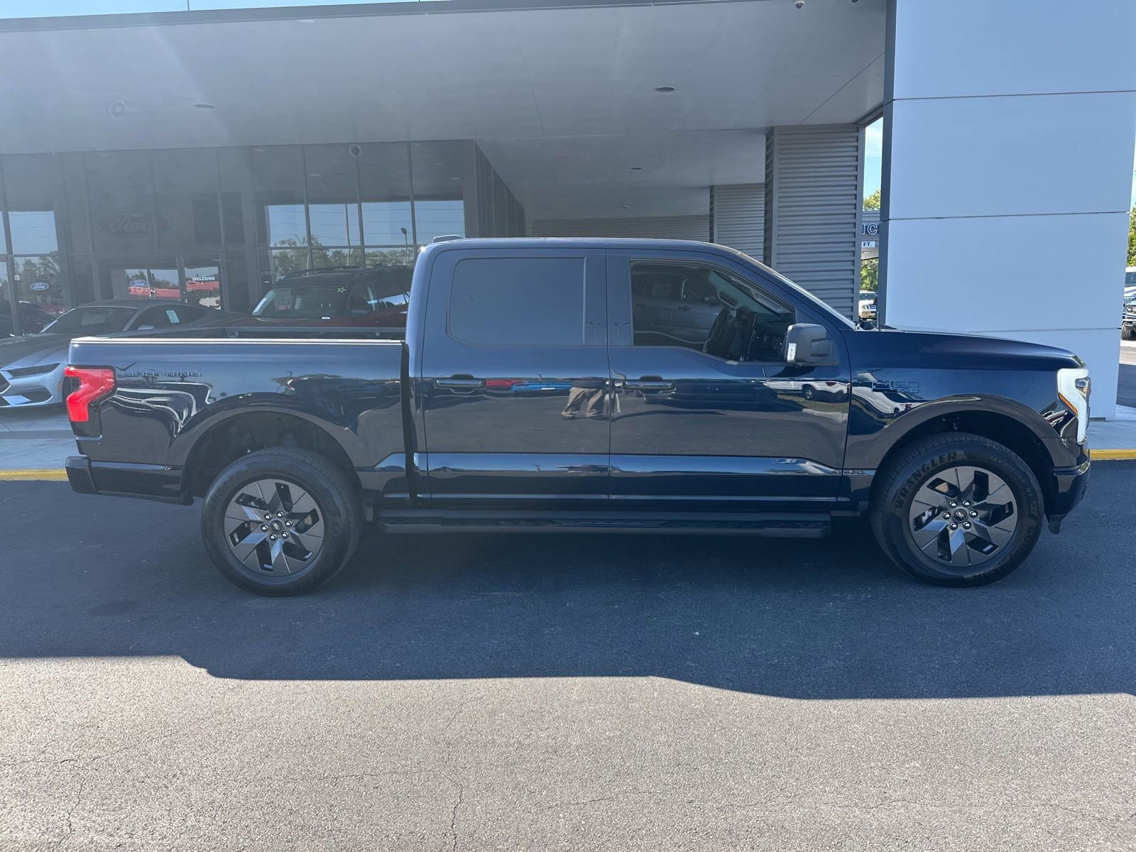 Certified 2025 Ford F150 Lightning Flash AWD/4WD image 3