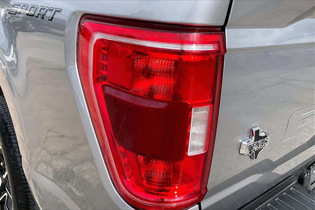 Certified 2021 Ford F150 XLT w/ Equipment Group 302A High image 20