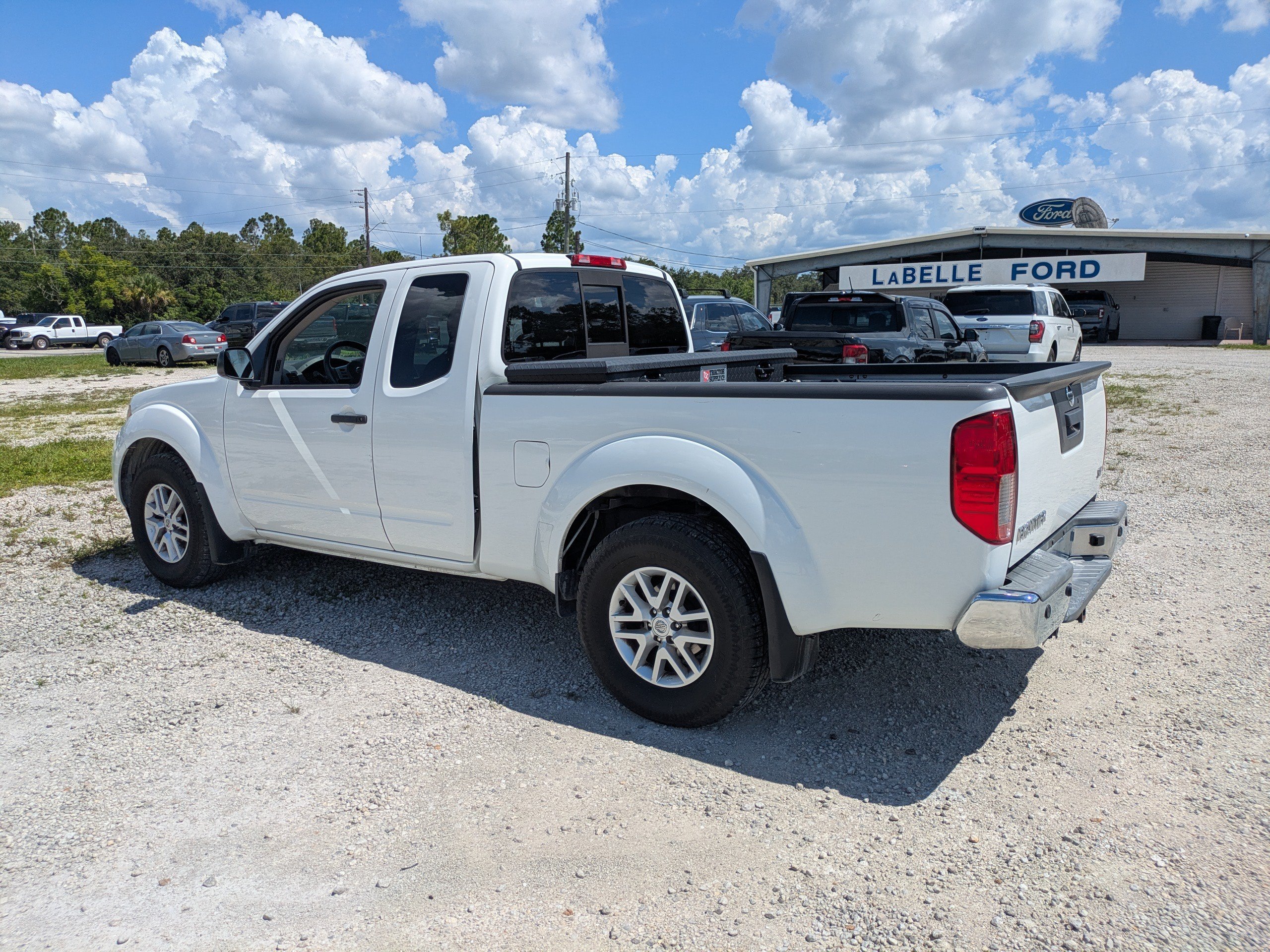 Used 2020 Nissan Frontier SV RWD image 6