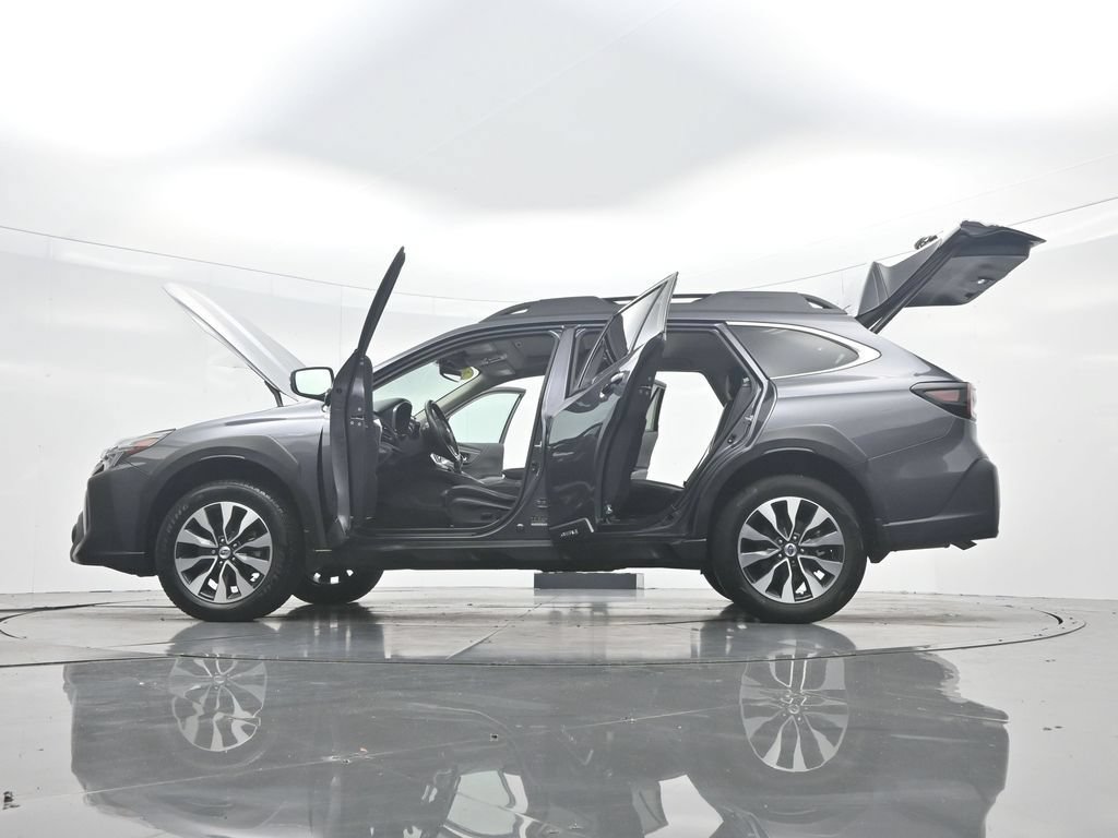 Used 2025 Subaru Outback Limited AWD/4WD image 54