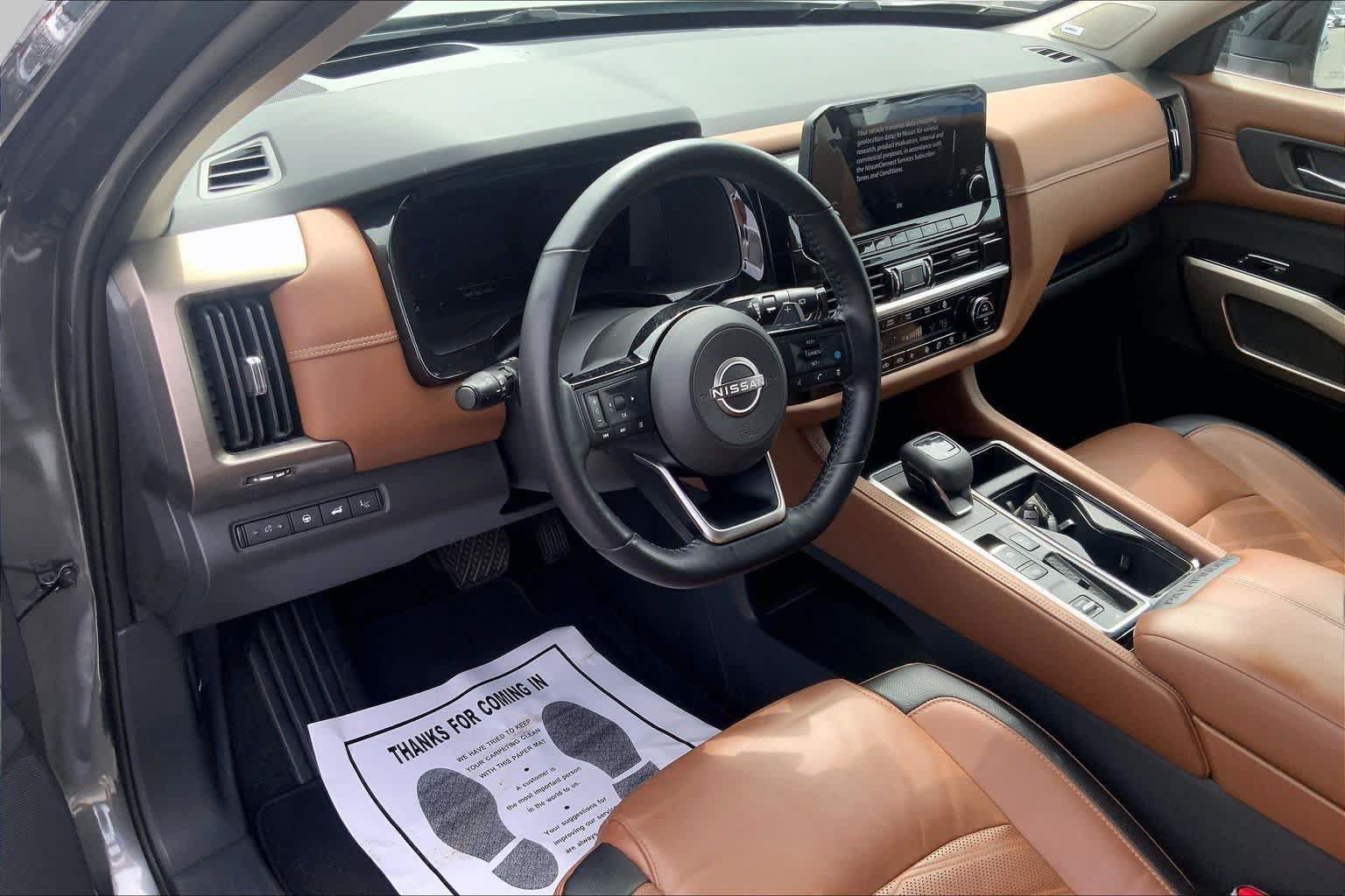 Used 2022 Nissan Pathfinder Platinum w/ Cargo Package FWD image 18