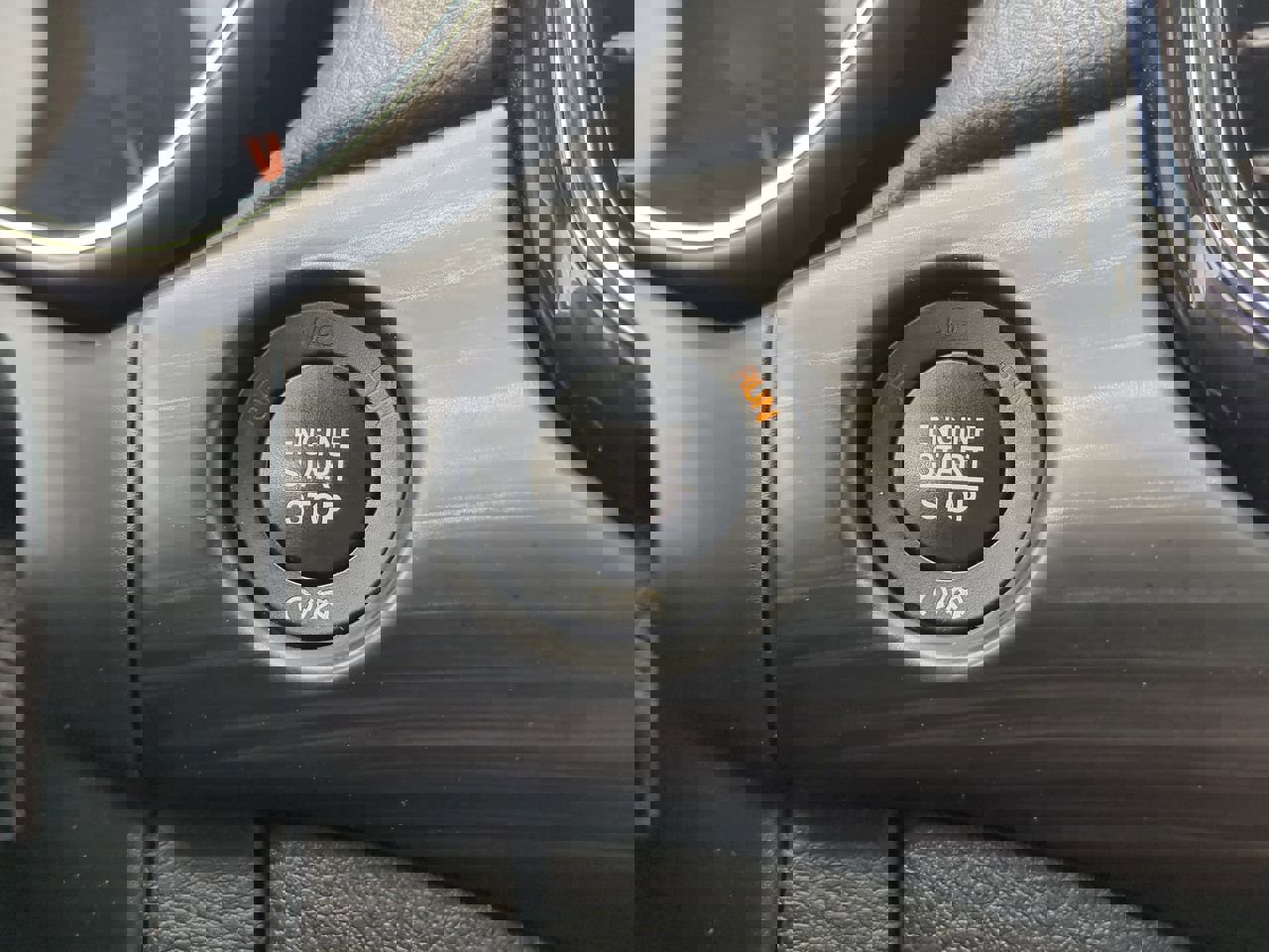 Used 2019 Jeep Grand Cherokee Laredo w/ Laredo X Package image 26