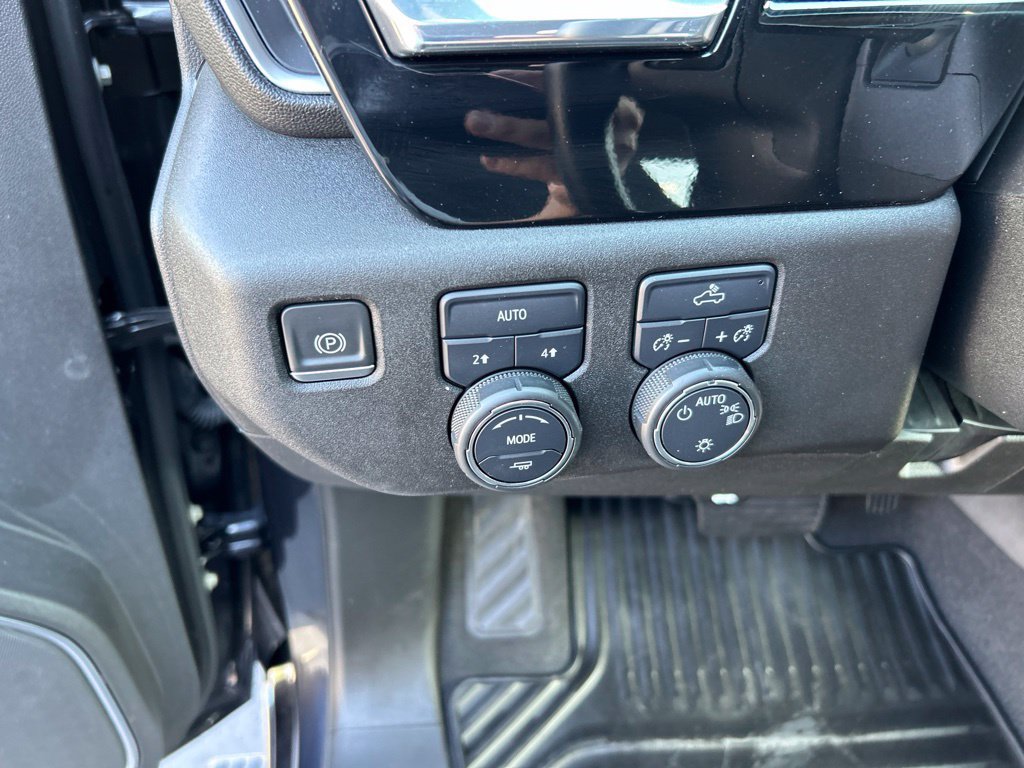 Used 2023 Chevrolet Silverado 1500 LT AWD/4WD image 13