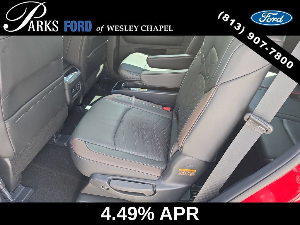Used 2025 Nissan Pathfinder Platinum FWD image 16