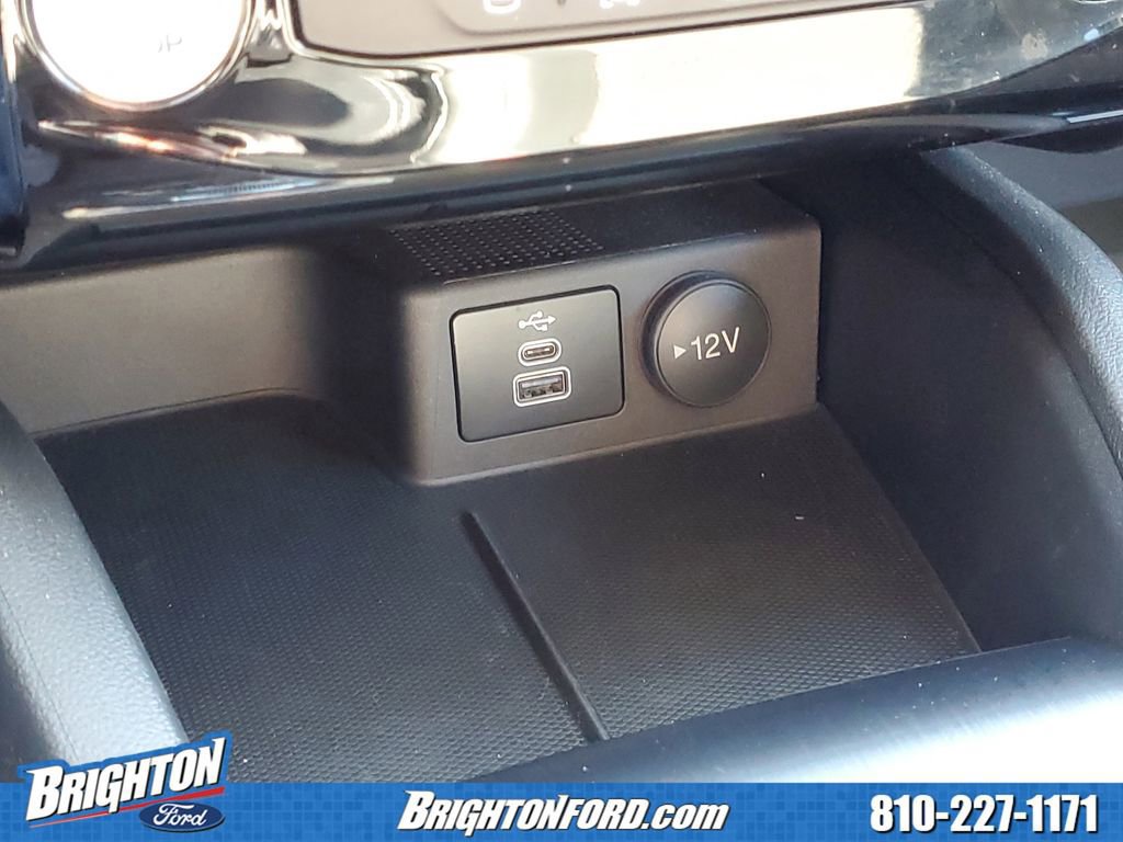 Certified 2025 Ford Escape SE FWD image 26
