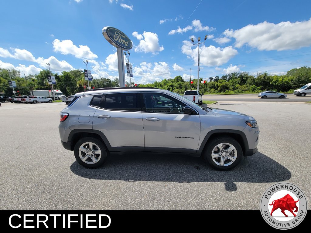 Used 2024 Jeep Compass Latitude AWD/4WD image 8