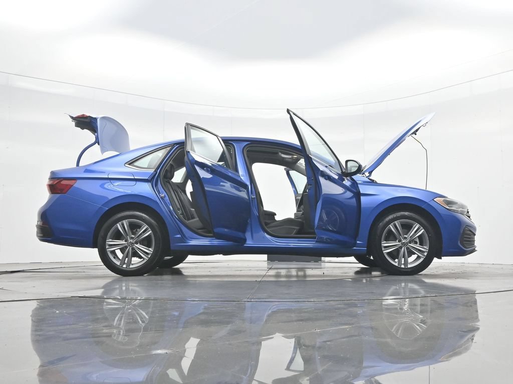 Used 2024 Volkswagen Jetta SE FWD image 51