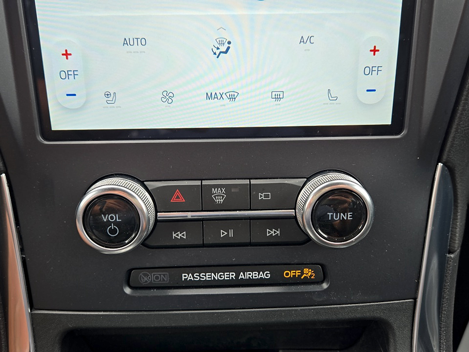 Certified 2024 Ford Edge ST w/ Equipment Group 401A AWD/4WD image 19