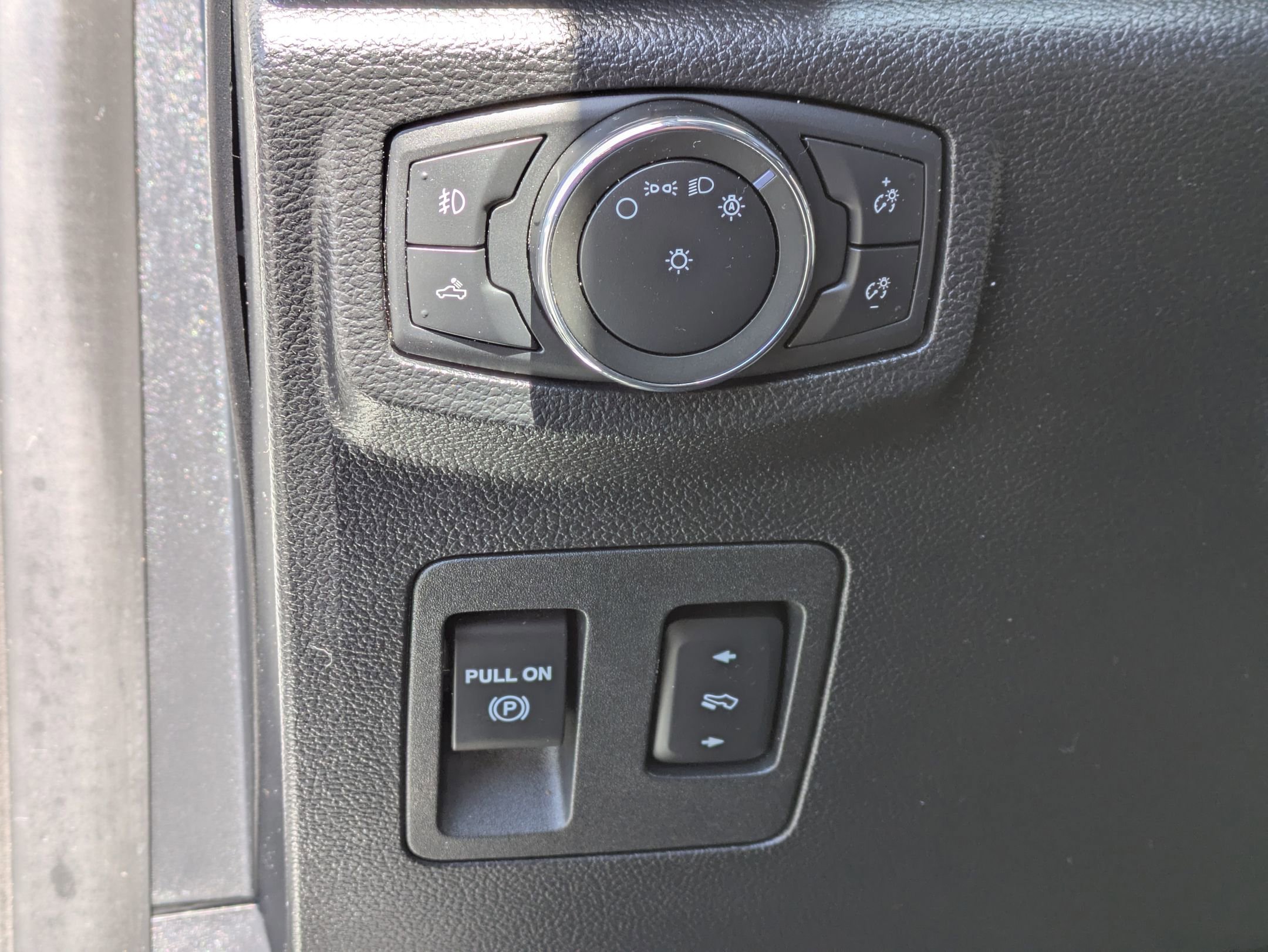 Certified 2020 Ford F150 Lariat w/ Equipment Group 501A Mid AWD/4WD image 16