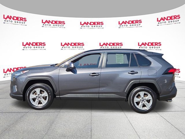 Used 2019 Toyota RAV4 XLE FWD image 6