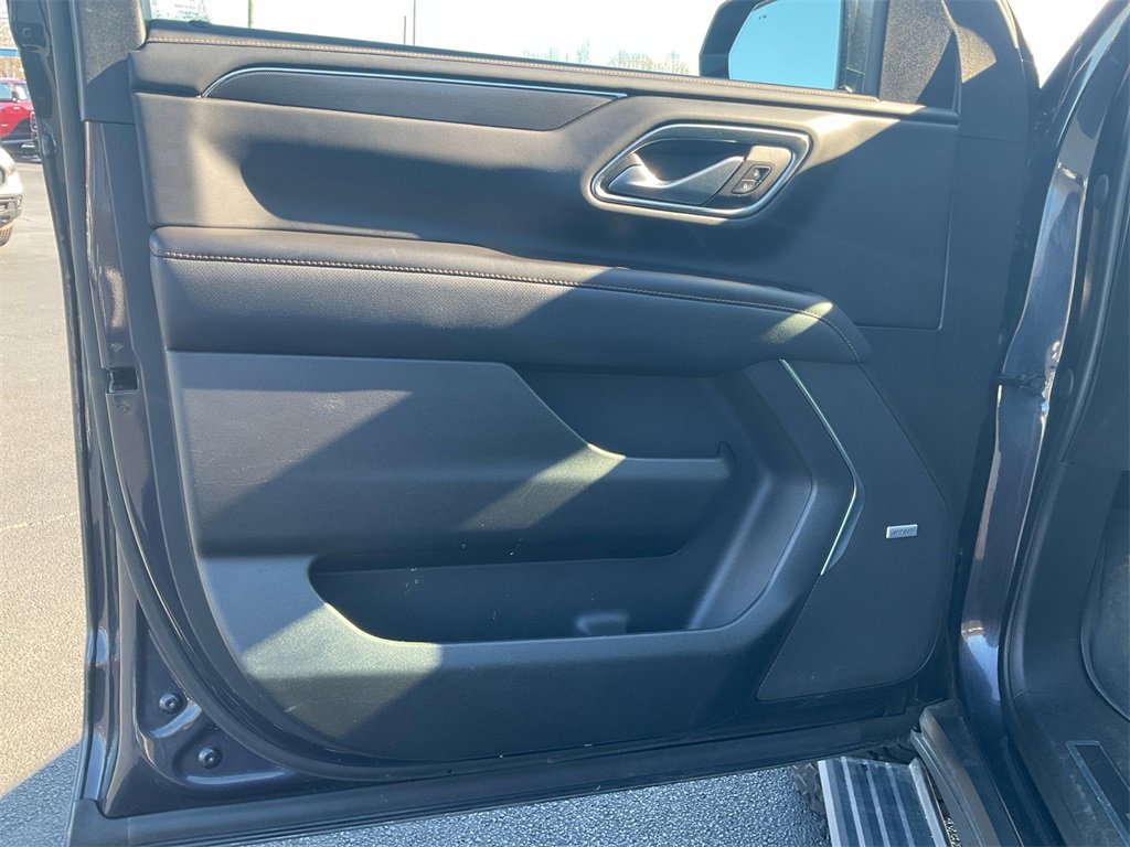 Used 2023 GMC Yukon XL AT4 image 17