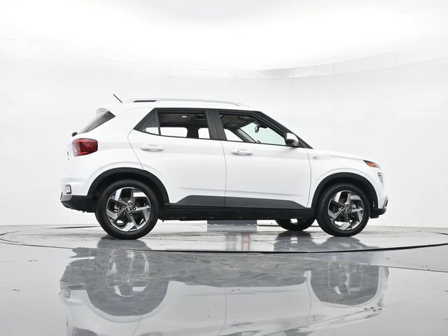 Used 2024 Hyundai Venue SEL FWD image 33