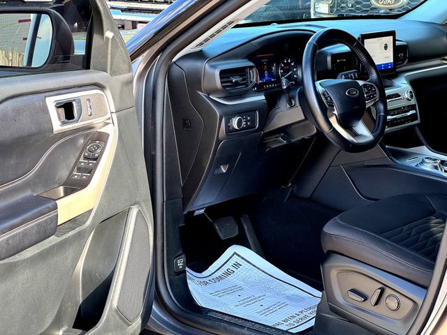 Certified 2021 Ford Explorer XLT RWD image 9