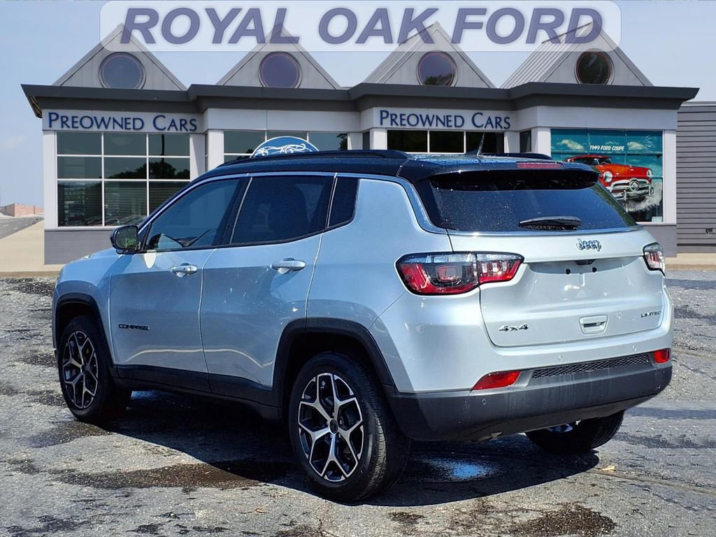 Used 2025 Jeep Compass Limited AWD/4WD image 2
