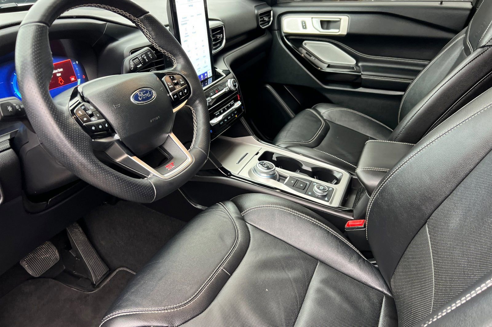 Certified 2024 Ford Explorer ST w/ Equipment Group 401A image 11