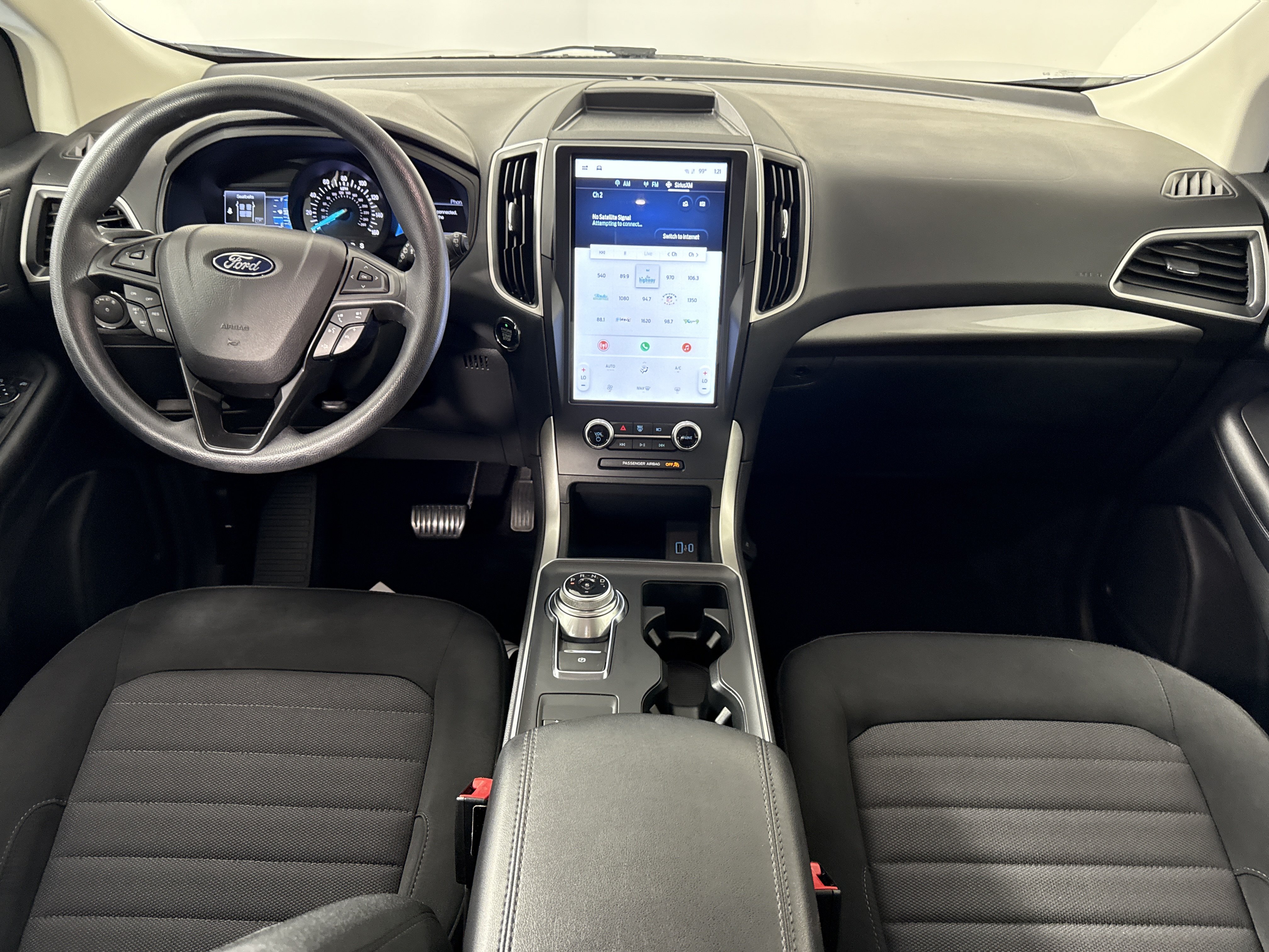 Certified 2023 Ford Edge SE w/ Black Appearance Package AWD/4WD image 10