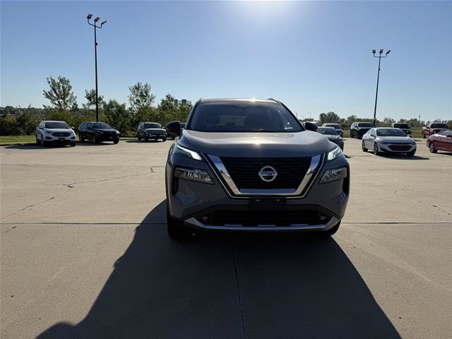 Used 2021 Nissan Rogue Platinum AWD/4WD image 3