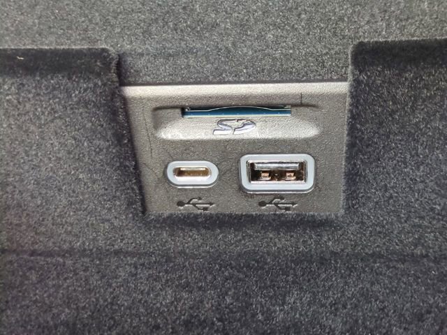 Used 2025 Cadillac XT6 Luxury image 24