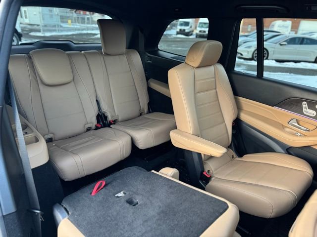 Used 2025 Mercedes-Benz GLS 580 4MATIC image 27