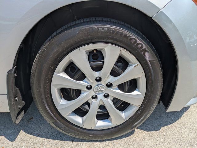 Used 2025 Toyota Corolla LE image 10