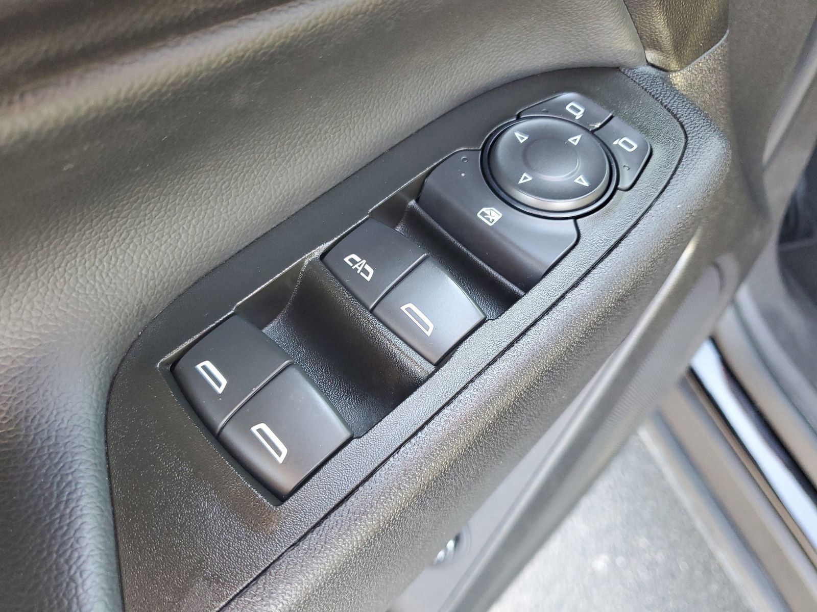 Used 2024 Chevrolet Equinox LT image 16