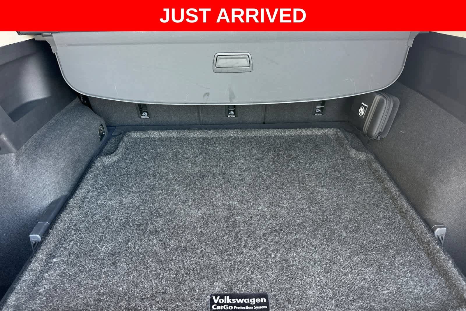 Used 2023 Volkswagen Tiguan SE AWD/4WD image 16