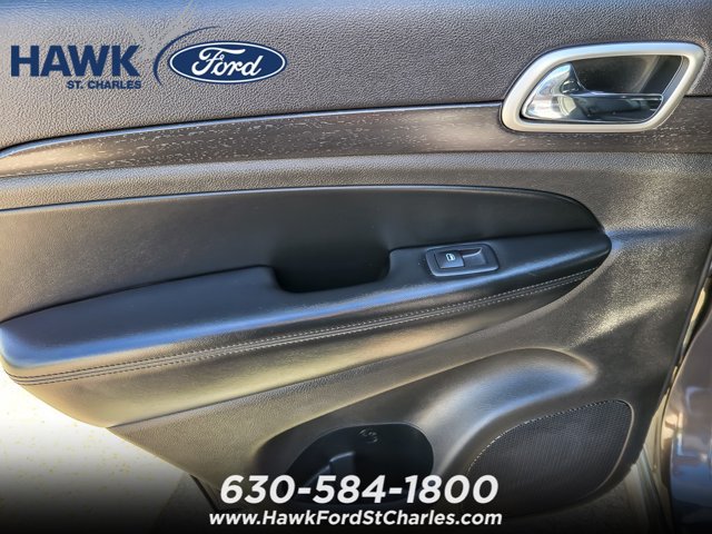 Used 2018 Jeep Grand Cherokee Altitude AWD/4WD image 17