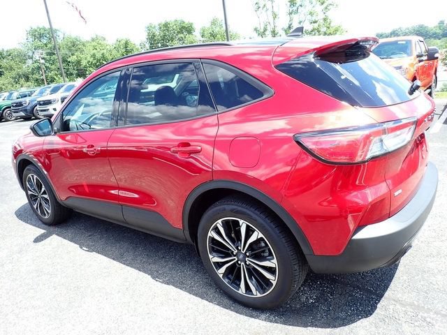 Certified 2022 Ford Escape SE w/ SE Sport Appearance Package AWD/4WD image 4