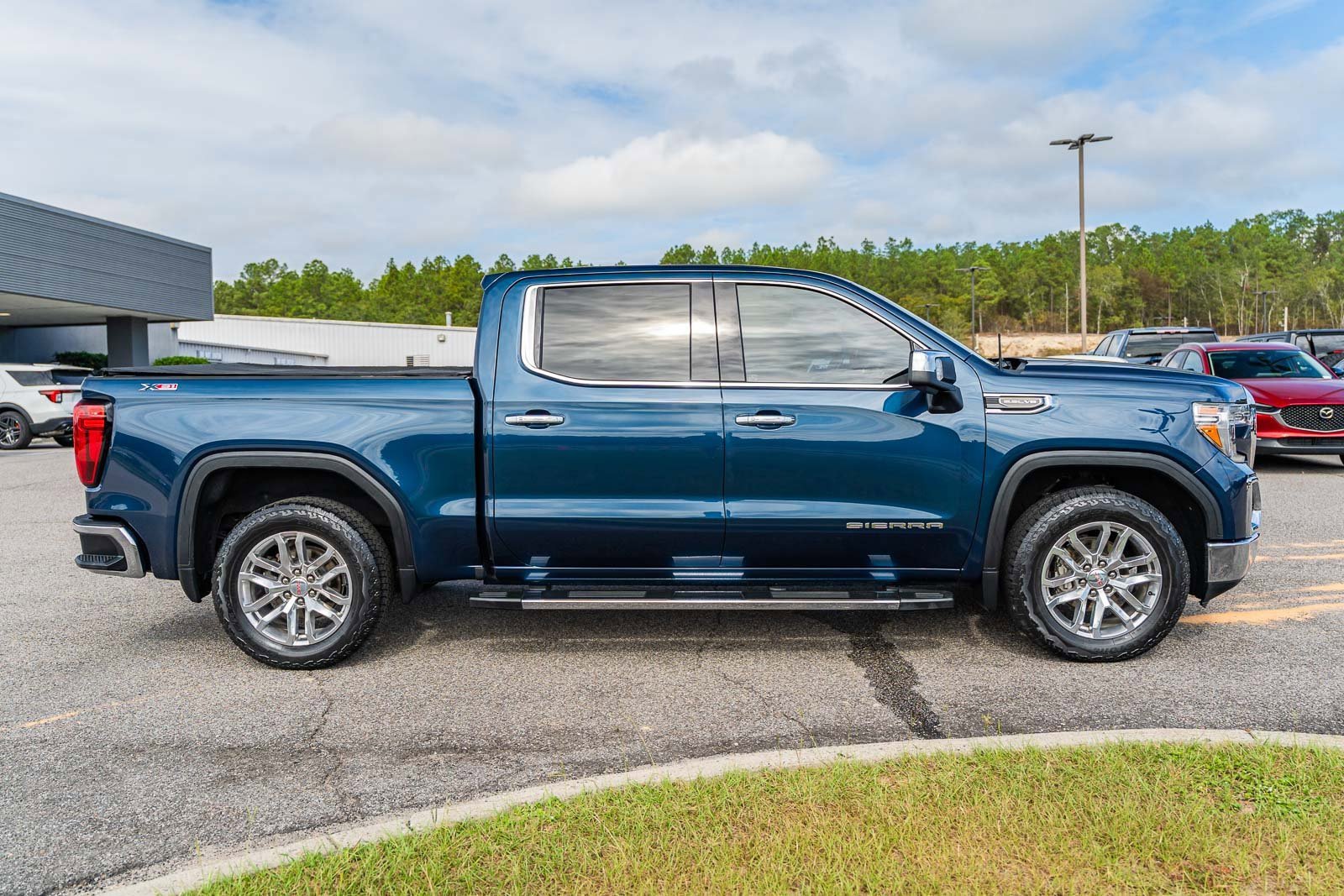 Used 2021 GMC Sierra 1500 SLT w/ SLT Convenience Package image 6