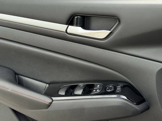 Used 2025 Nissan Altima 2.5 SR image 25